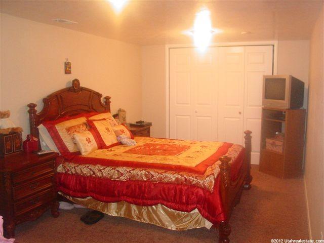 270 E Brentwood Cir, Bountiful, UT 84010 — photo 11
