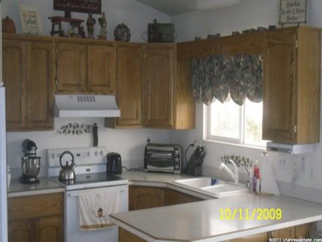 207 W 2000 S, Clearfield, UT 84015 — photo 11