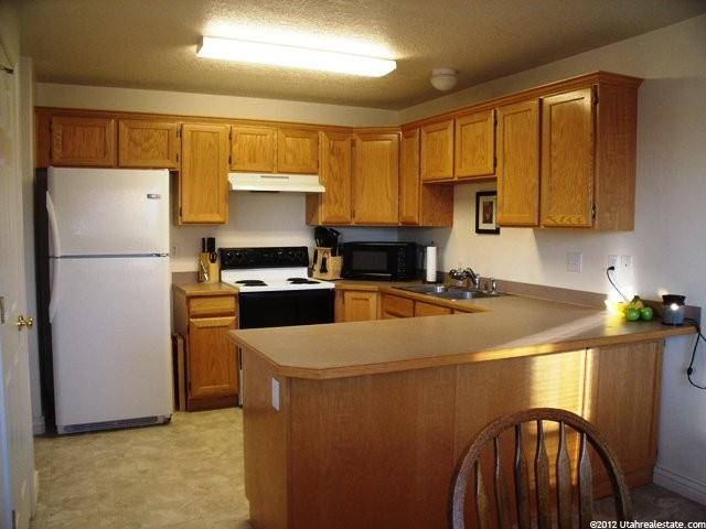 555 W 230 N, Layton, UT 84041 — photo 2