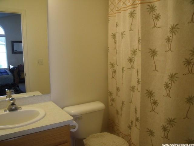 555 W 230 N, Layton, UT 84041 — photo 6