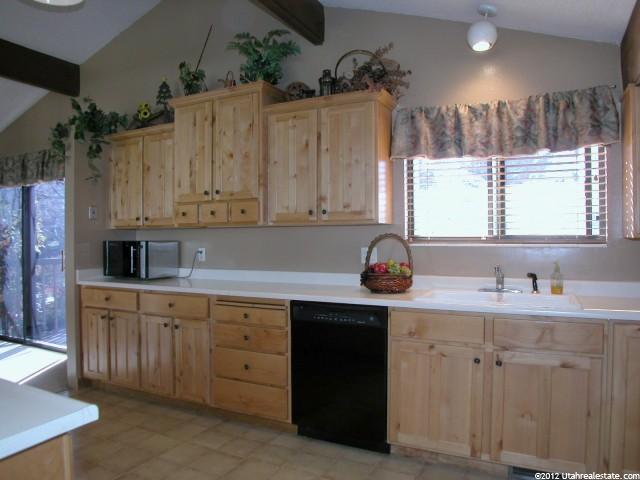 8618 Tracy Dr, Sandy, UT 84093 — photo 3