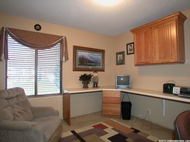 8618 Tracy Dr, Sandy, UT 84093 — photo 9