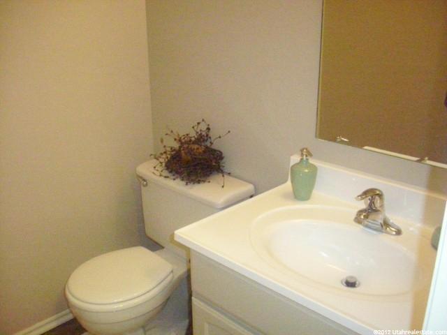1642 E 800  S     Unit B S #B, Clearfield, UT 84015 — photo 8