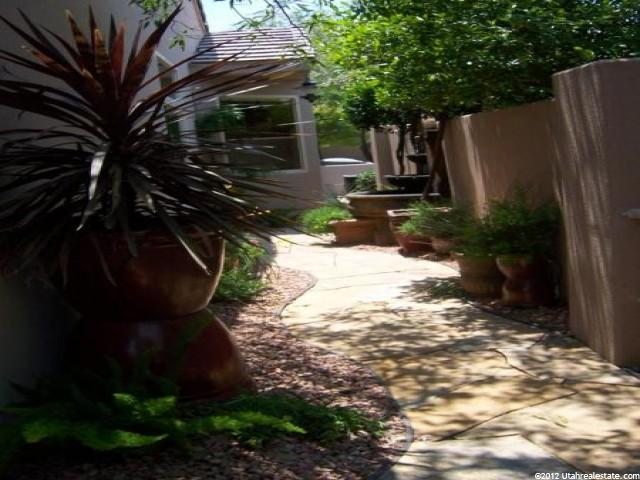 2240 E Cobalt Dr, Bloomington, UT 84790 — photo 3