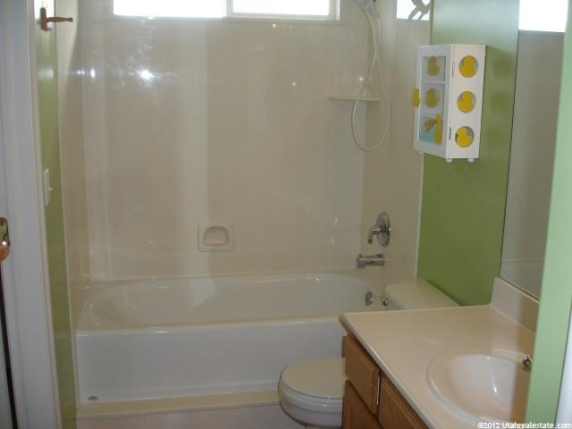 869 W 1470 N, Clinton, UT 84015 — photo 4
