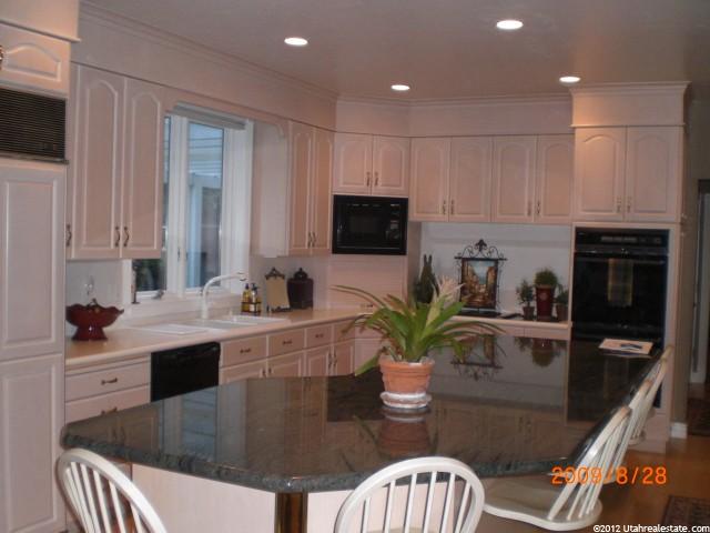 244 W 1750 N, Centerville, UT 84014 — photo 2