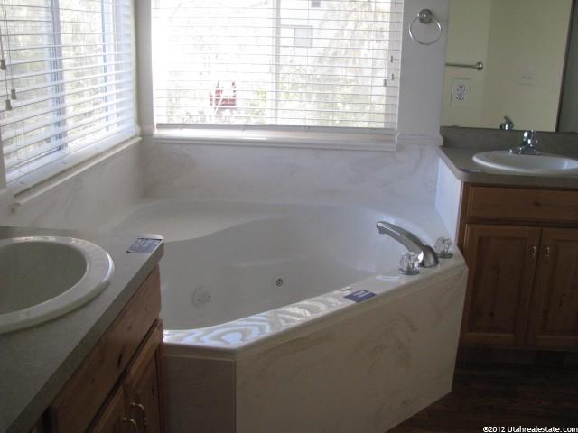 705 S Clearwater Falls Dr, Layton, UT 84041 — photo 7