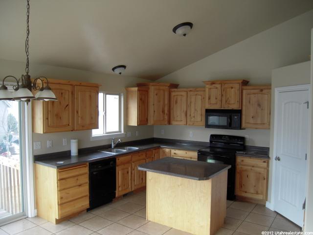 581 W 3600 S, Riverdale, UT 84405 — photo 3