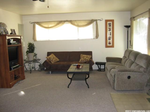 9601 S Garnet Dr E, Sandy, UT 84094 — photo 2
