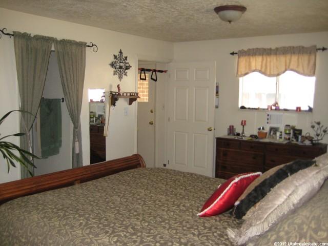 9601 S Garnet Dr E, Sandy, UT 84094 — photo 4
