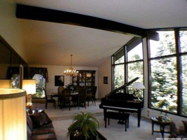 2804 E Robidoux Rd, Sandy, UT 84093 — photo 2