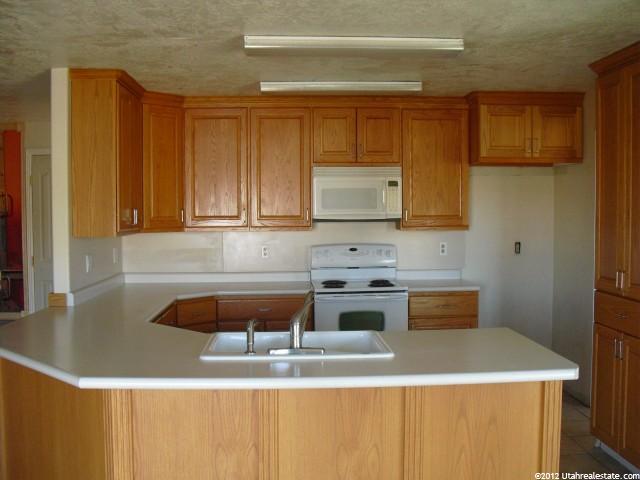 561 E 250 N, Vernal, UT 84078 — photo 2