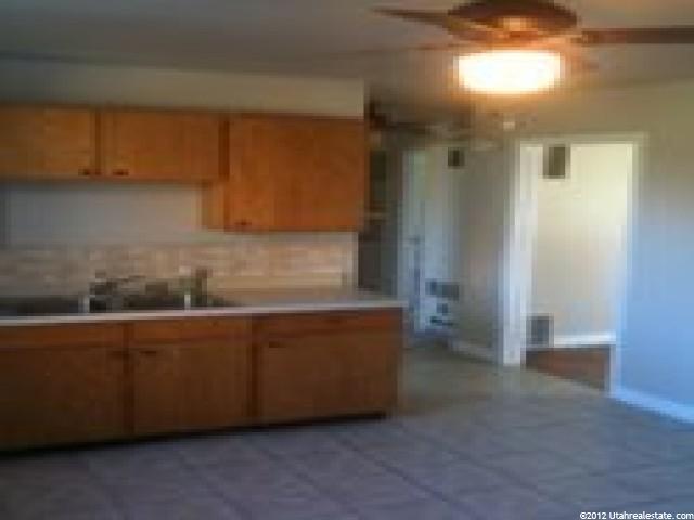 955 E Goddard Cir, Layton, UT 84040 — photo 2