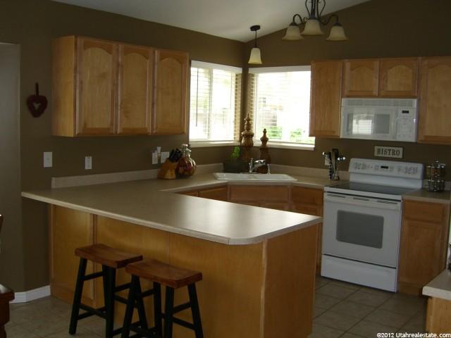 323 E 1375 N, Layton, UT 84041 — photo 2