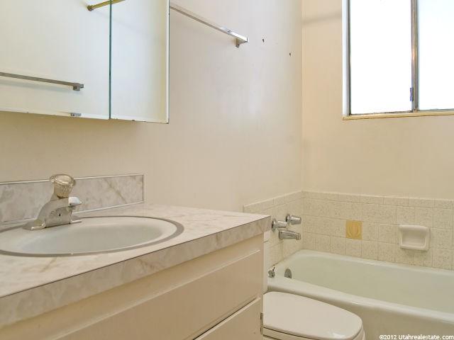 130 E Nicoletti Dr, Midvale, UT 84047 — photo 11