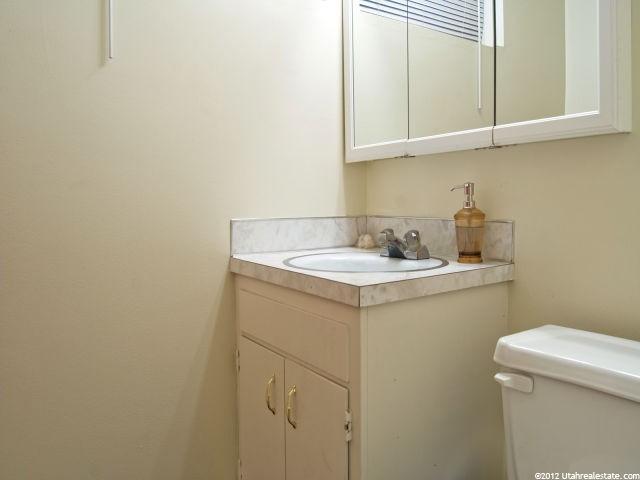 130 E Nicoletti Dr, Midvale, UT 84047 — photo 7
