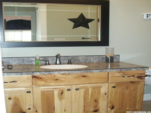 321 E 100 N, Hyrum, UT 84319 — photo 11