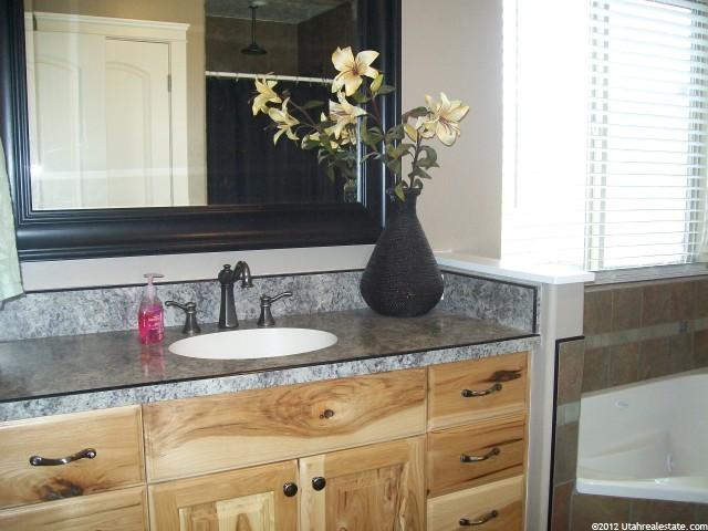 321 E 100 N, Hyrum, UT 84319 — photo 8