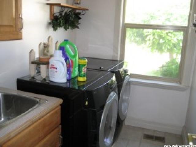 633 E 2475 N, North Ogden, UT 84414 — photo 3
