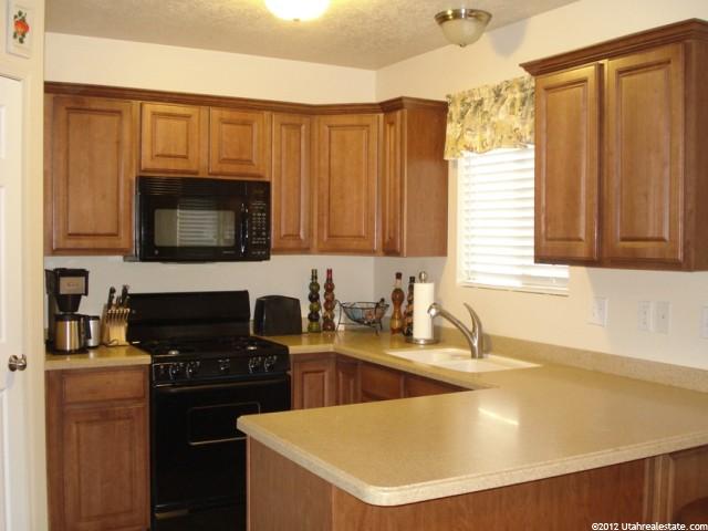 1437 N 2340 W, Clinton, UT 84015 — photo 2