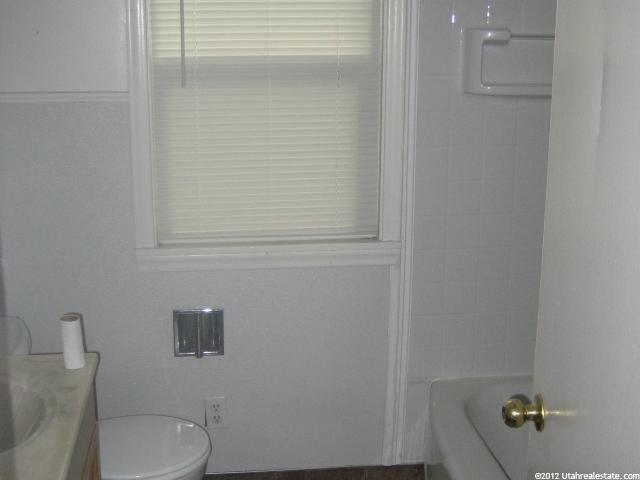 85 N Center St, Hyrum, UT 84319 — photo 6