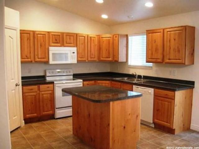 561 S Century Dr, Ogden, UT 84404 — photo 3