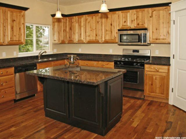 589 E Park Plaza, Midvale, UT 84047 — photo 2