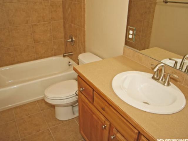 589 E Park Plaza, Midvale, UT 84047 — photo 8