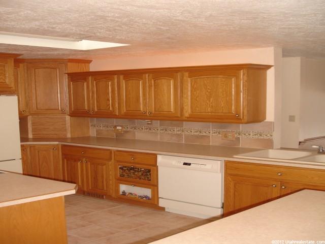 1347 N 325 E, Centerville, UT 84014 — photo 3