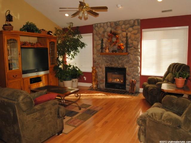 235 S 300 E, Huntington, UT 84528 — photo 4