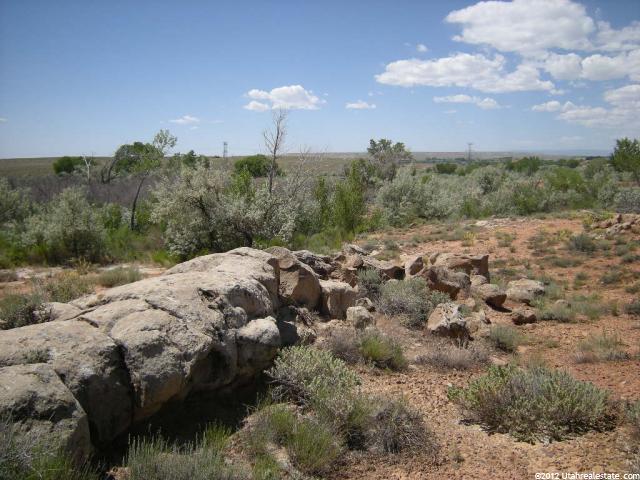 5339 E 2000 S, Fort Duchesne, UT 84026 — photo 4