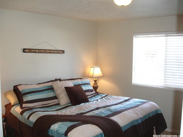 907 S 925 W, Woods Cross, UT 84087 — photo 4