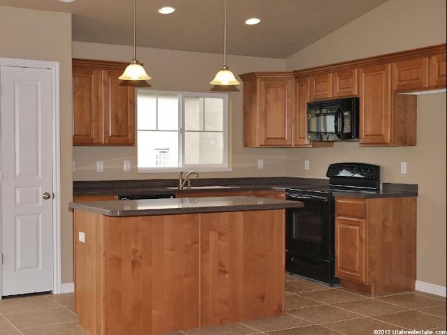 919 E Chris Cir, Clearfield, UT 84015 — photo 4