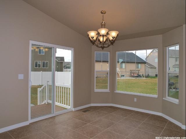 919 E Chris Cir, Clearfield, UT 84015 — photo 5
