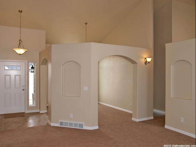 2444 N Hooded Crane Cir, Clinton, UT 84015 — photo 2
