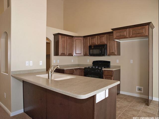 2444 N Hooded Crane Cir, Clinton, UT 84015 — photo 5