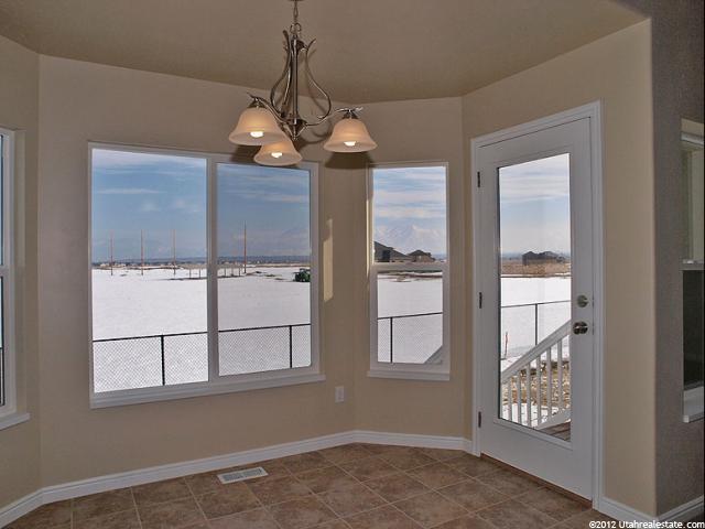 2444 N Hooded Crane Cir, Clinton, UT 84015 — photo 6