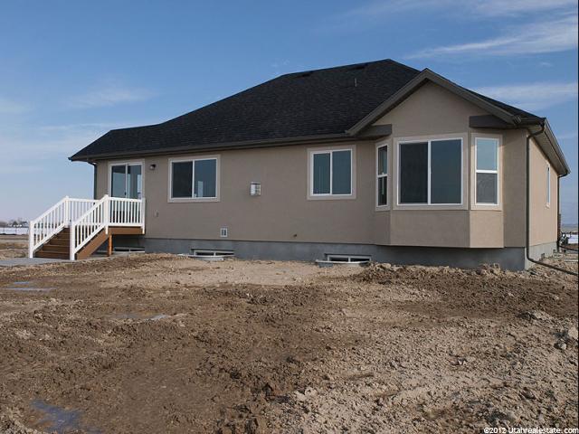 2433 N Hooded Crane Cir, Clinton, UT 84015 — photo 11