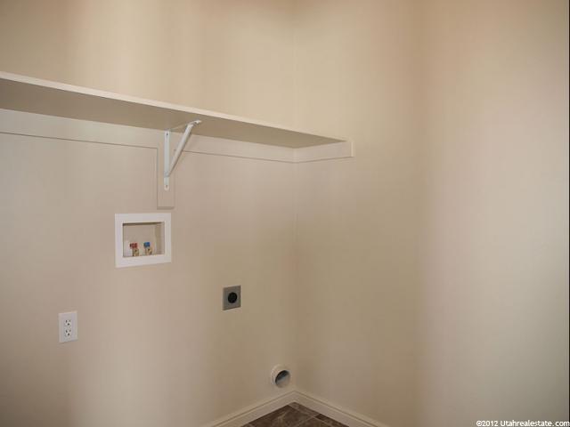 2433 N Hooded Crane Cir, Clinton, UT 84015 — photo 10