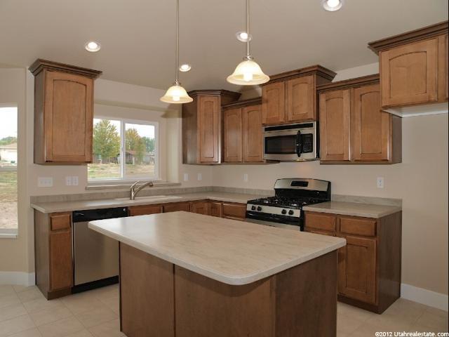 5662 S 3150 W, Roy, UT 84067 — photo 4