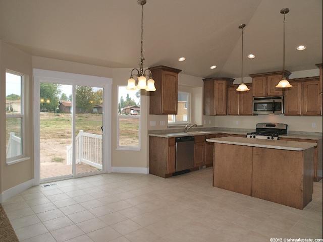 5662 S 3150 W, Roy, UT 84067 — photo 5