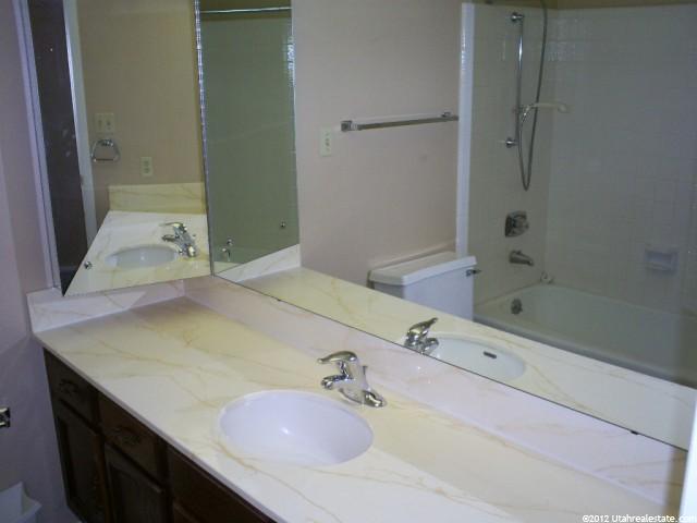6582 S 1670 E, Holladay, UT 84121 — photo 3
