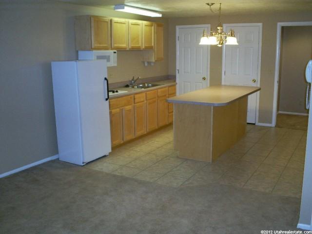 6582 S 1670 E, Holladay, UT 84121 — photo 4