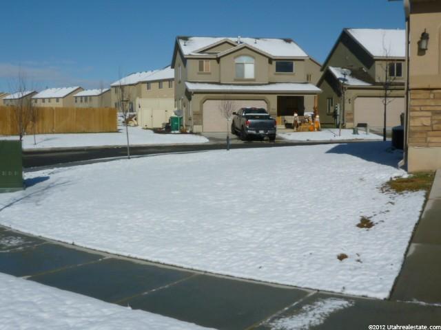 32 W 1675 N, Layton, UT 84041 — photo 2
