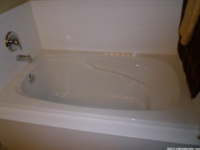 32 W 1675 N, Layton, UT 84041 — photo 9