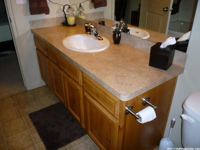32 W 1675 N, Layton, UT 84041 — photo 10