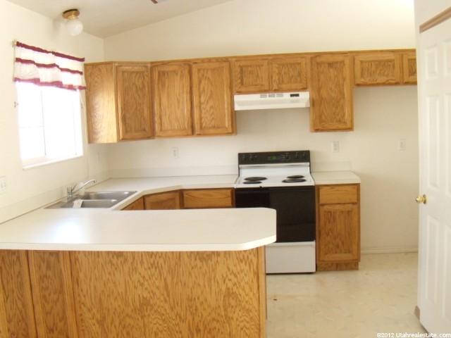 674 N 1300 W, Clinton, UT 84015 — photo 4