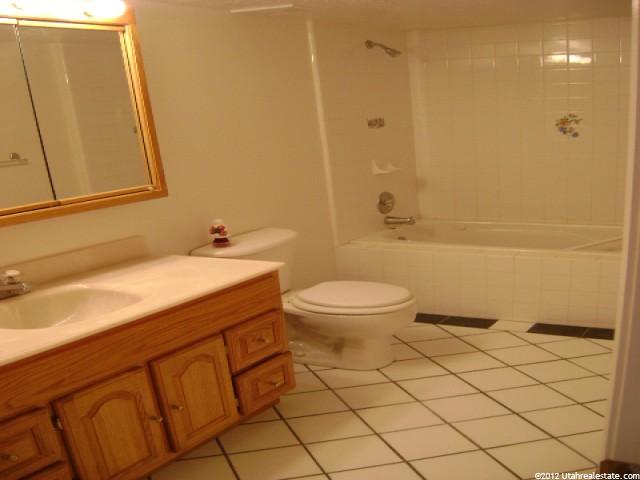 3033 Gleneagles Dr, Syracuse, UT 84075 — photo 9