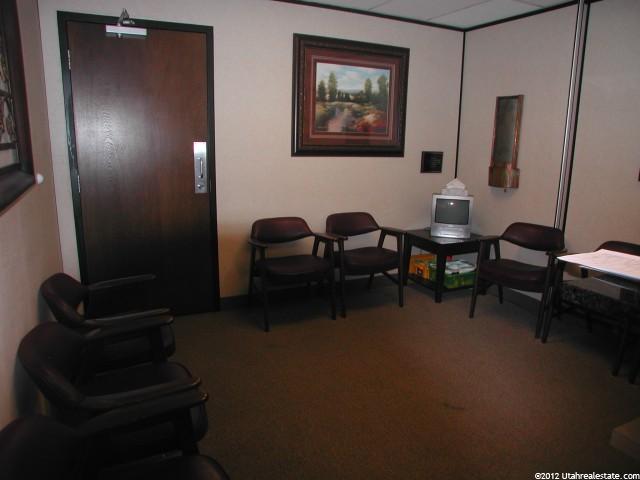 425 S Medical Dr E, Bountiful, UT 84010 — photo 2