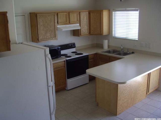 455 W 2125 N, Harrisville, UT 84414 — photo 4